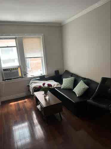 Room available in Sunnyside Queens
