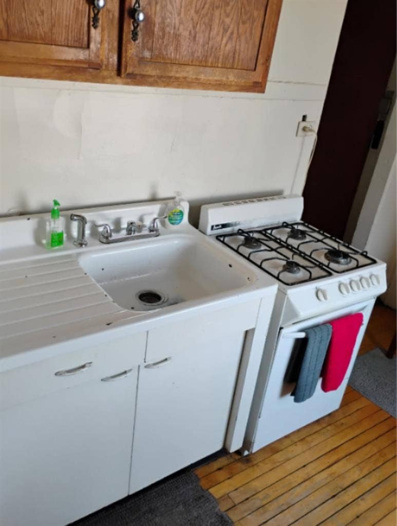 1 BR For Rent - Utilities Included