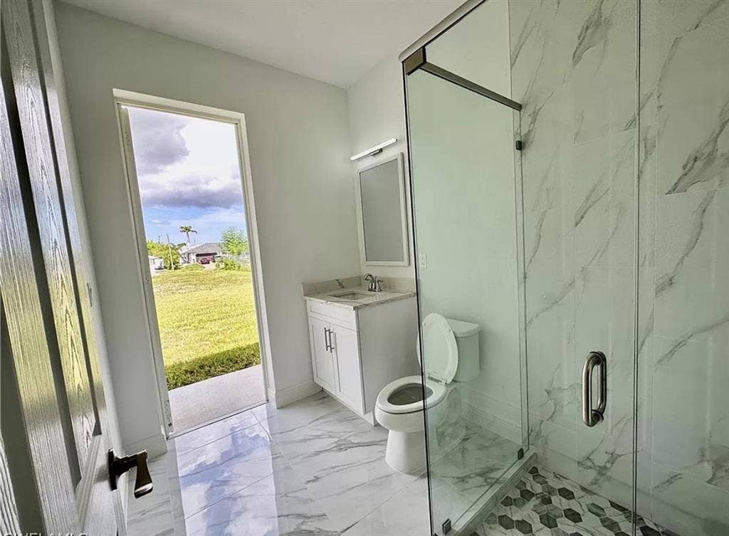 NE Cape Coral Room for Rent
