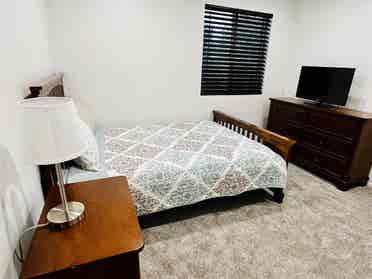 Beautiful, furnished private room
