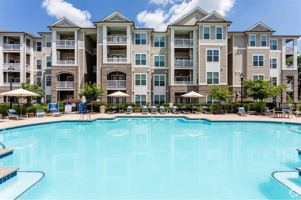 I’m looking for a roomie/place