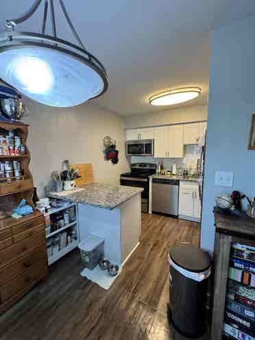 Couple Looking For Roommatees