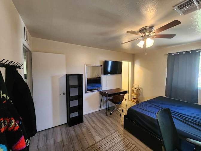 Private Bath Room for Rent