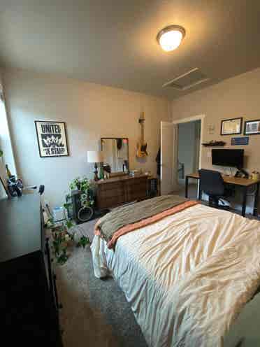 Two Rooms Available in Modern House