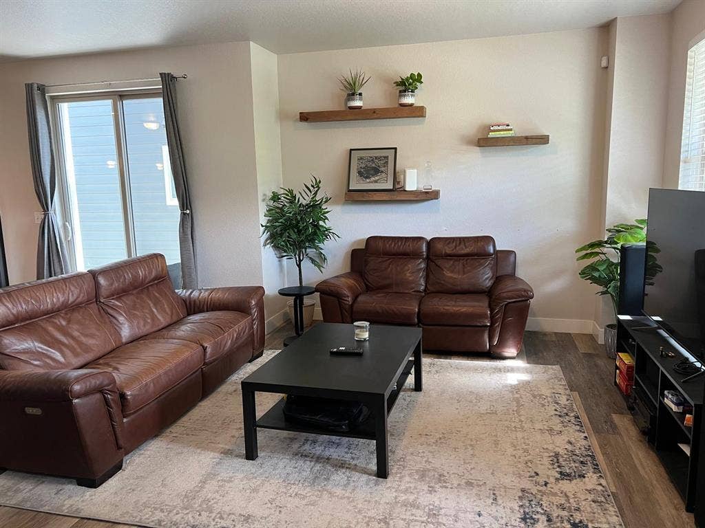 Two Rooms Available in Modern House