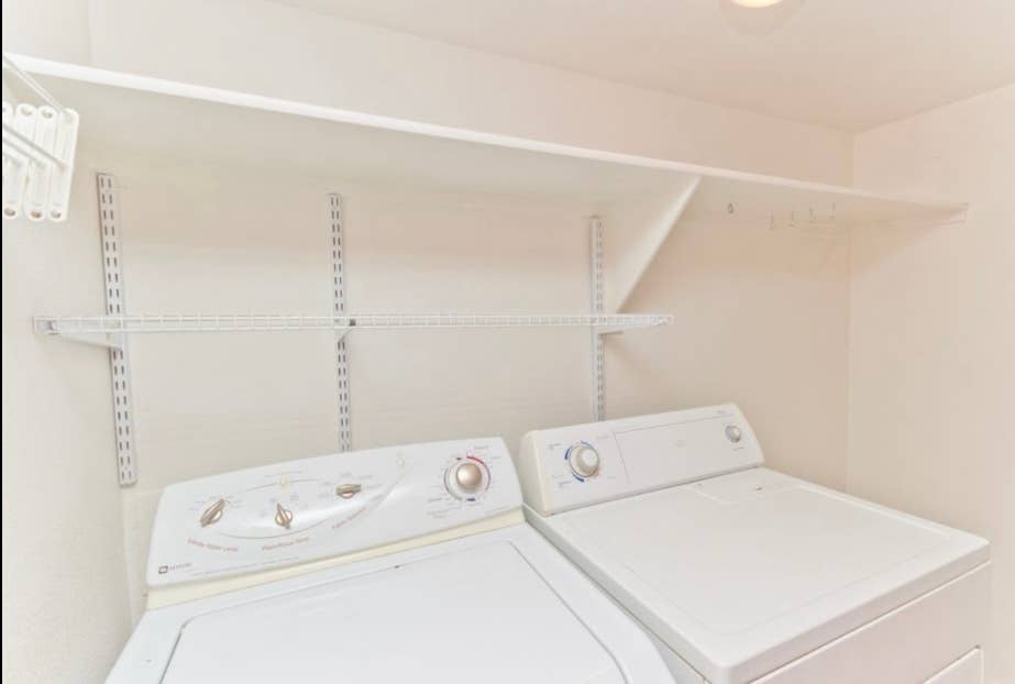 Rooms for rent available now