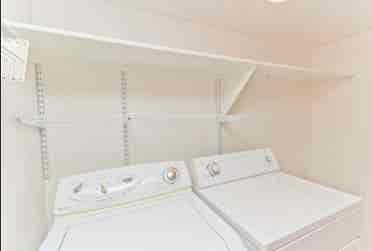 Rooms for rent available now