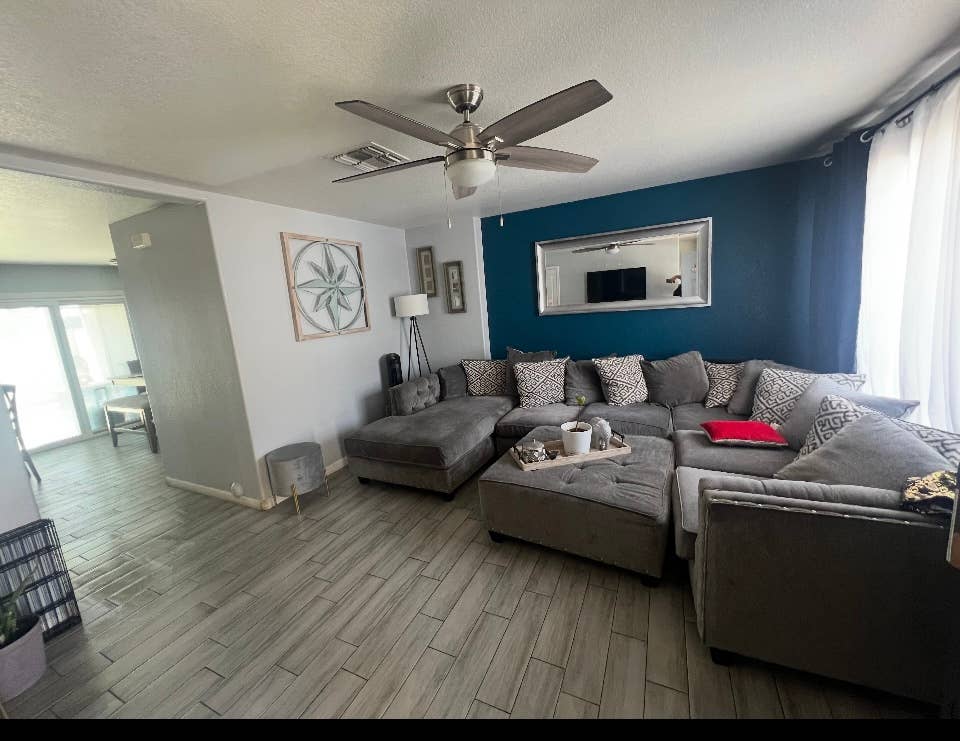 Rooms for rent available now