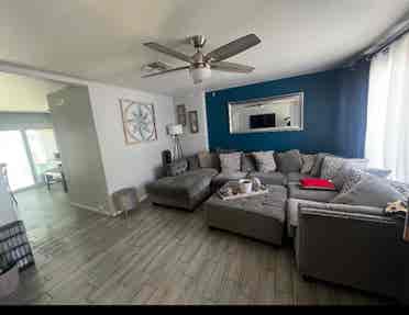 Rooms for rent available now