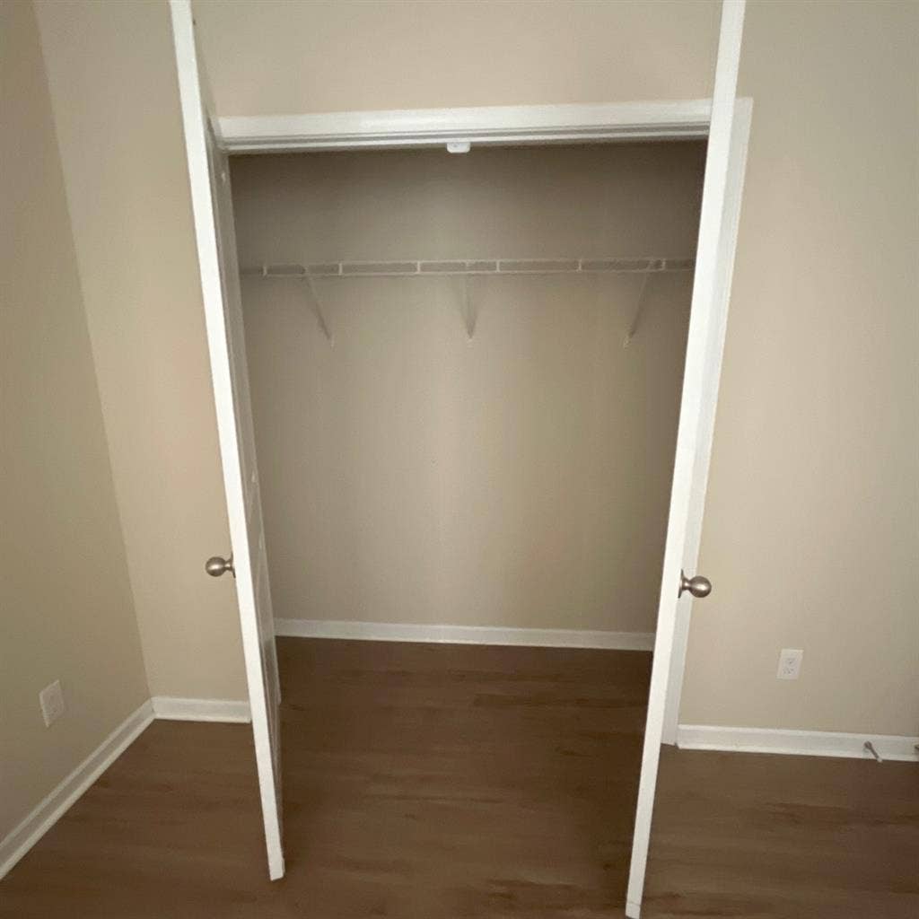 Room for rent in Picket Fences!
