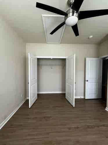 Room for rent in Picket Fences!