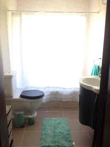 Private Rooms in House w/ swt Cats.