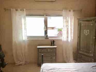 Private Rooms in House w/ swt Cats.