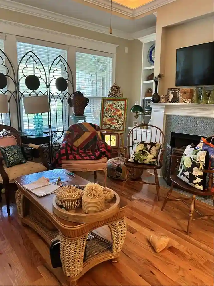 Furn.room, prvt bath, giant closet