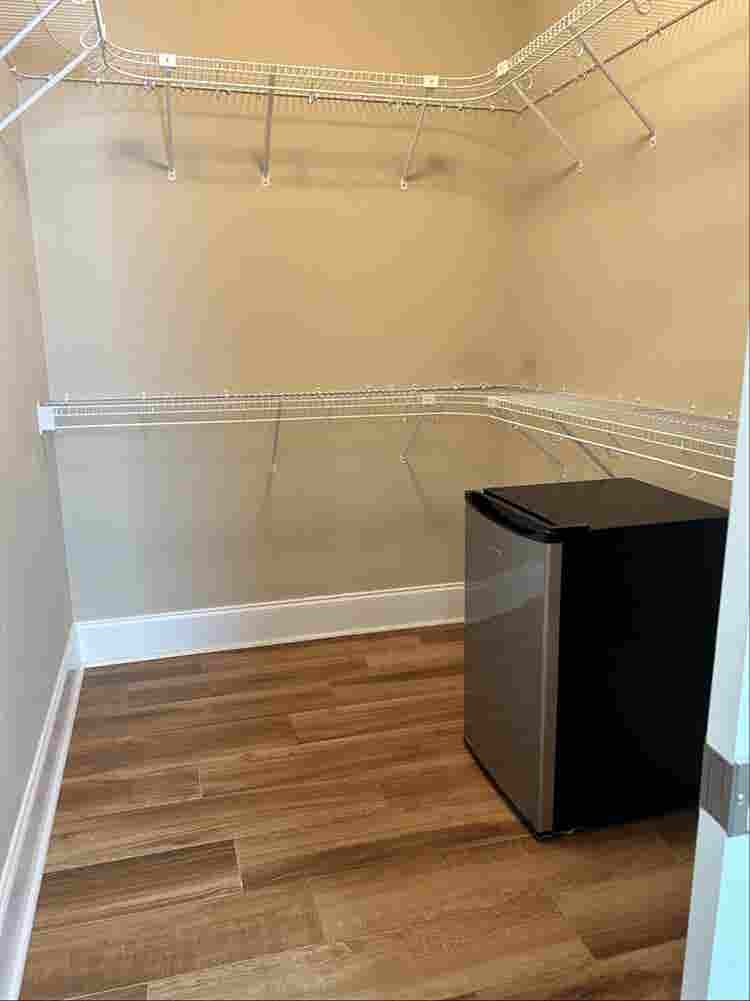 Furn.room, prvt bath, giant closet