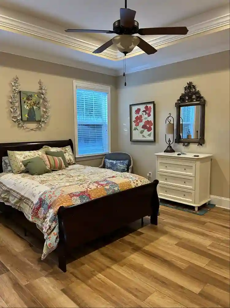 Furn.room, prvt bath, giant closet