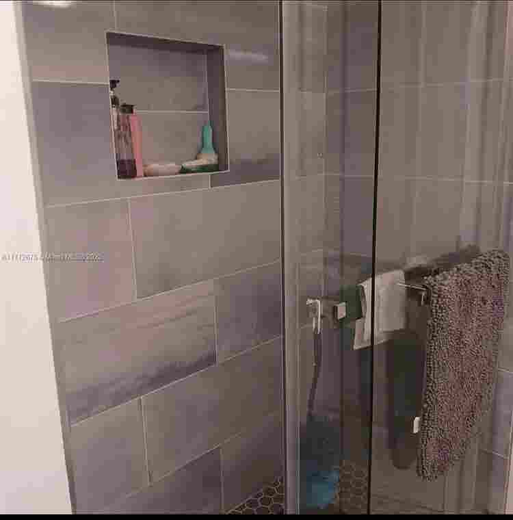 Unfurnished Room ladies only 😃