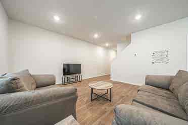 I have 2 furnished rooms for rent