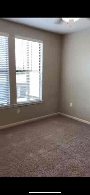 Bedroom for rent in apartment