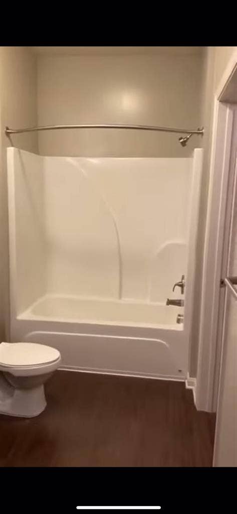 Bedroom for rent in apartment