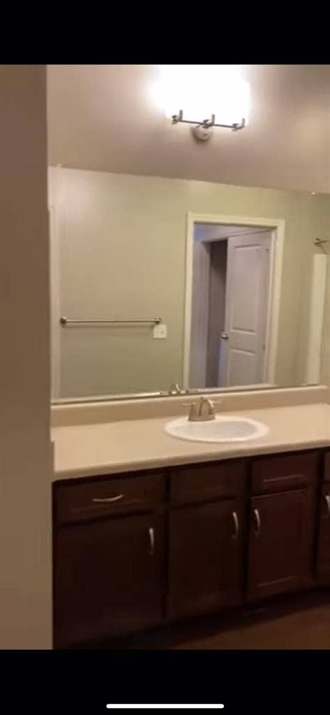 Bedroom for rent in apartment