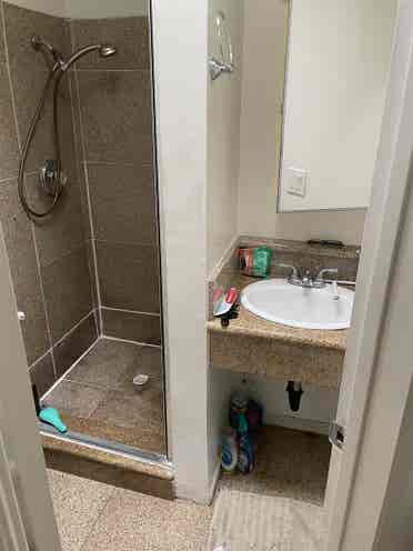 Master bedroom for rent