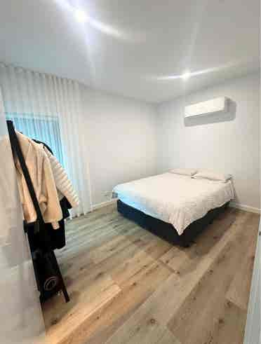 Bright furnished room in Ringwood