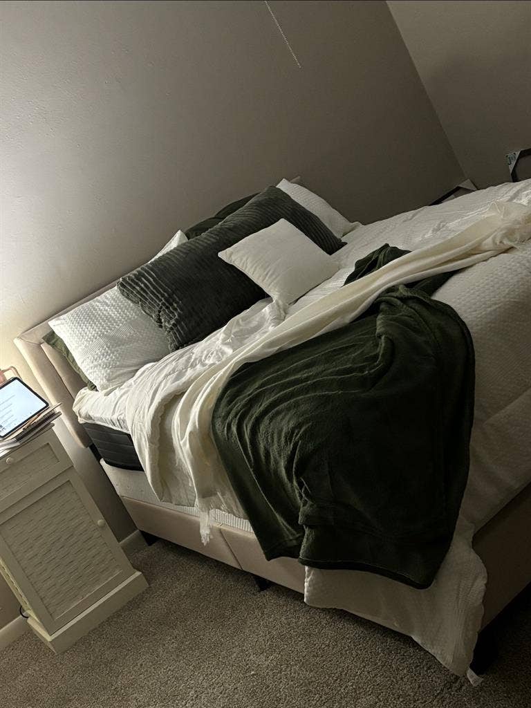 Roommate Needed