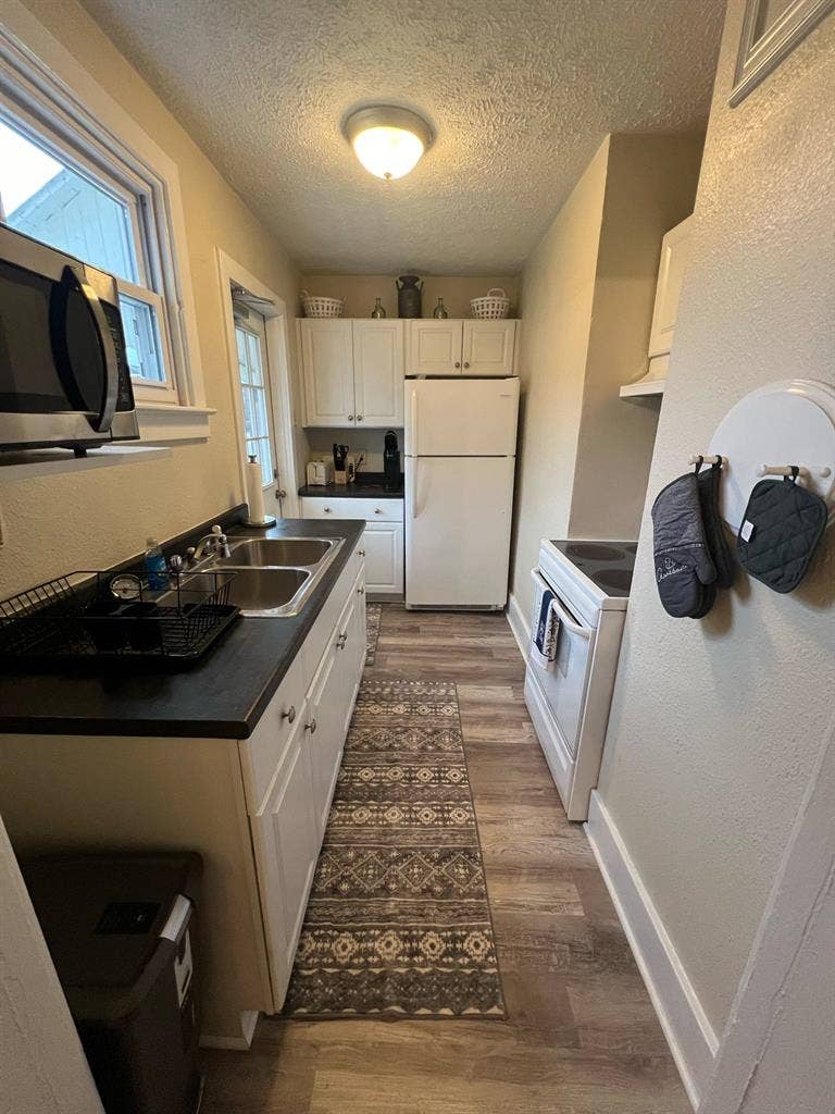 Fully Furnished Unit in Verona