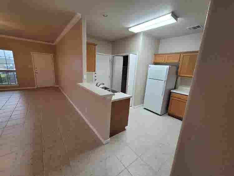 ROOM ***AVAILABLE OCT ***