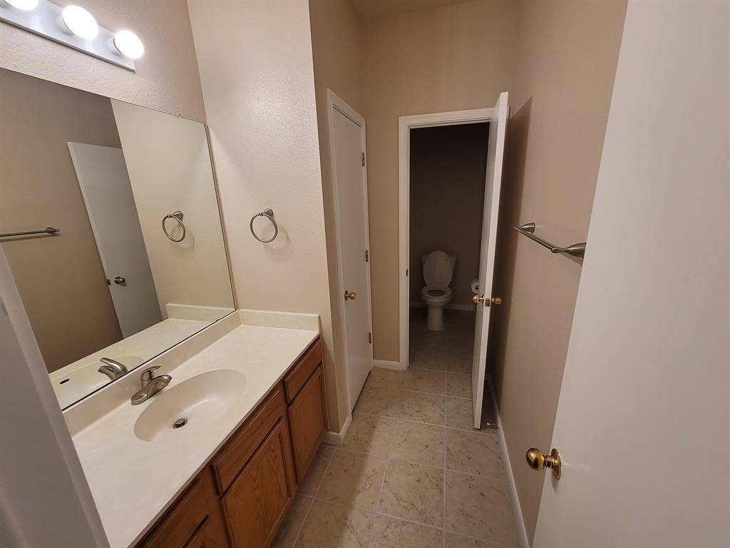 ROOM ***AVAILABLE OCT ***