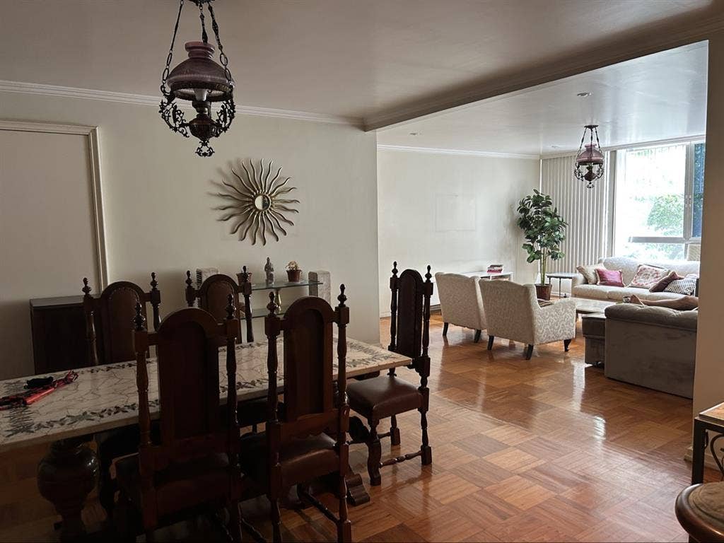 huge ensuite - 2 min from the beach
