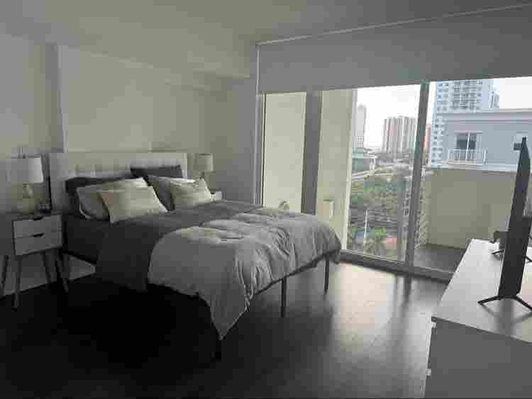 Roomate needed in a Apt in Brickell