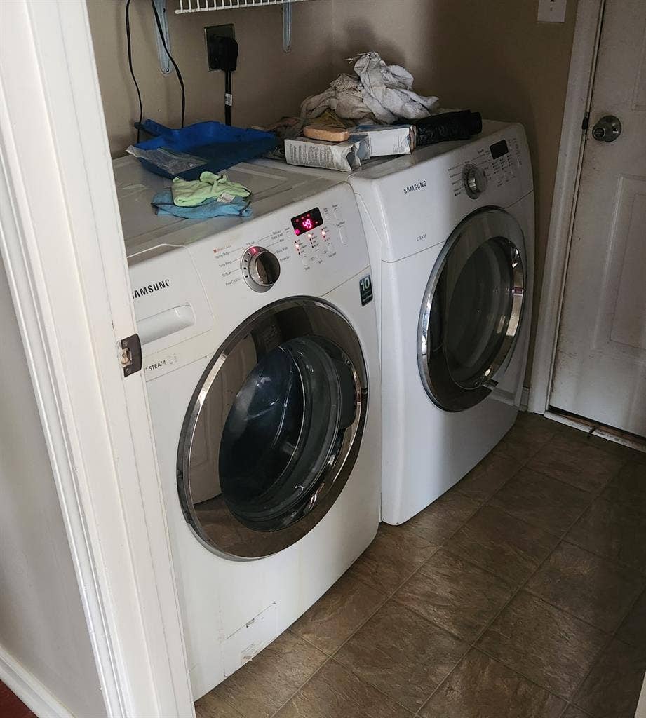 Roommate wanted