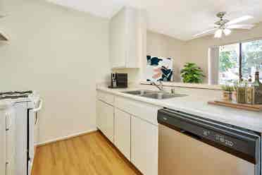 room for rent in 2bd