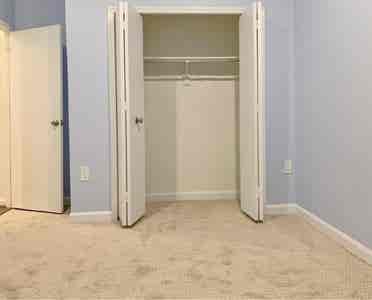 Private Room (July 1st Move-In)