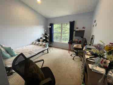 Furnished 
Room (Immediate
 Move-In)