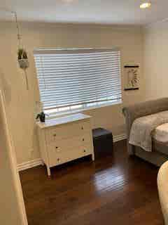 Looking for female roomate