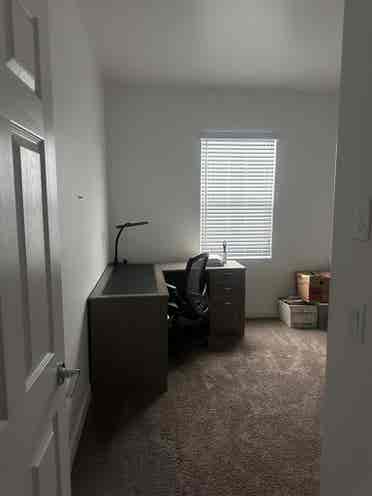Small room&additional office space