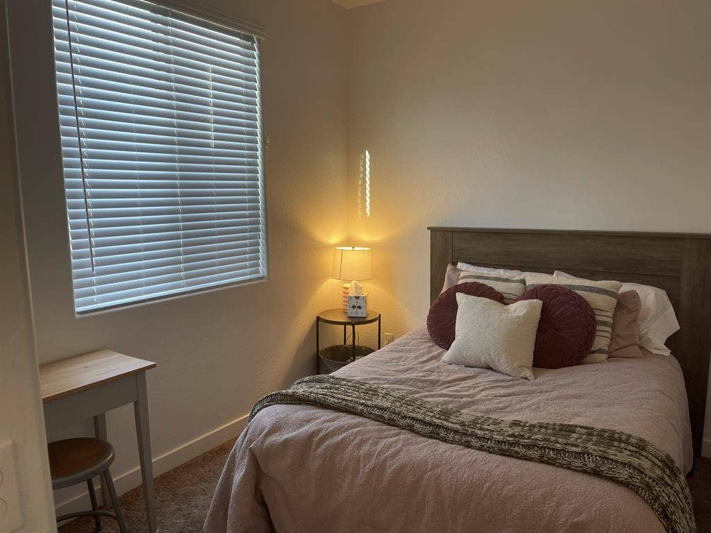 Small room&additional office space