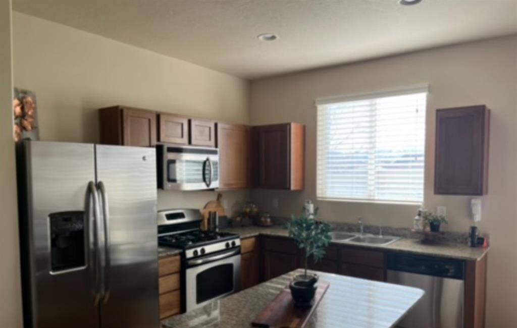 Private room + office for rent!