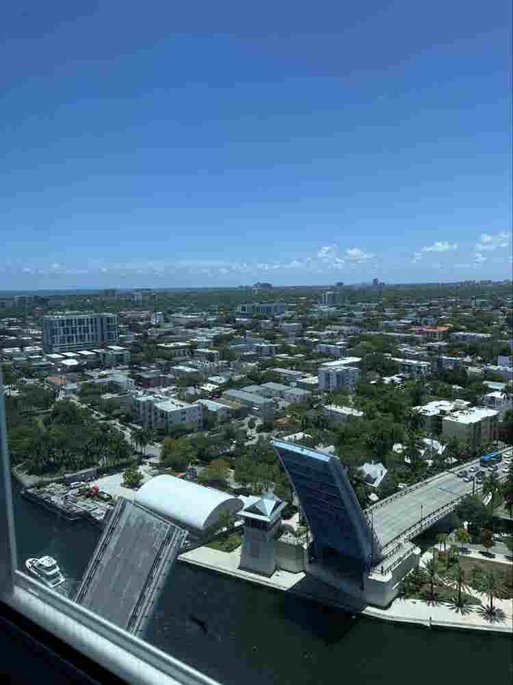 Private room in downtown Miami