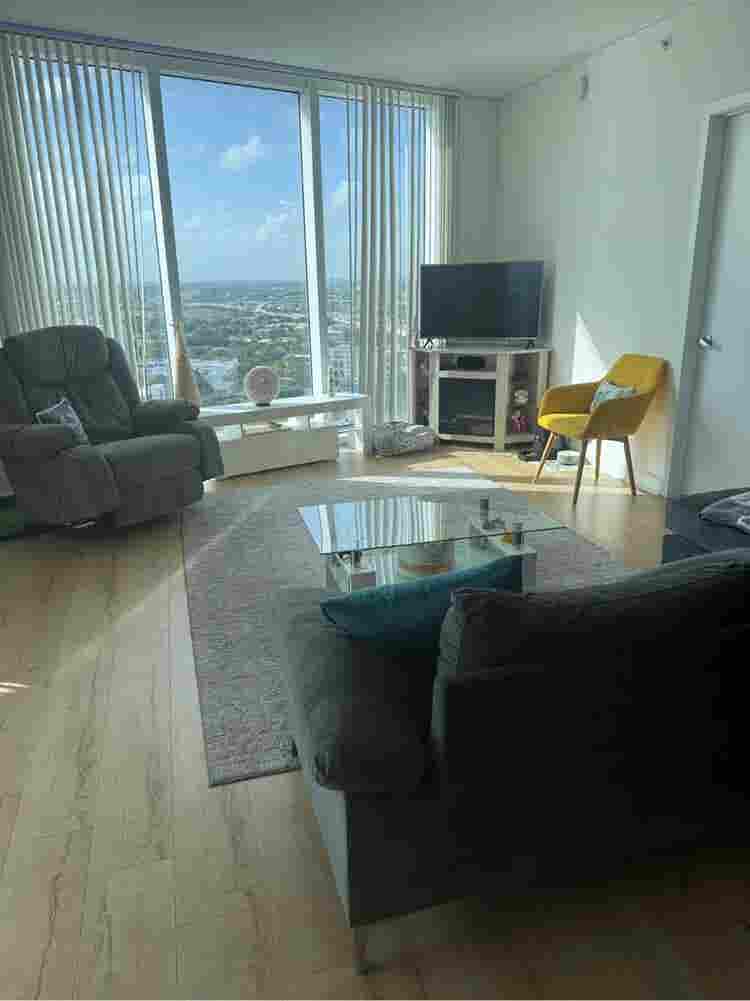 Private room in downtown Miami