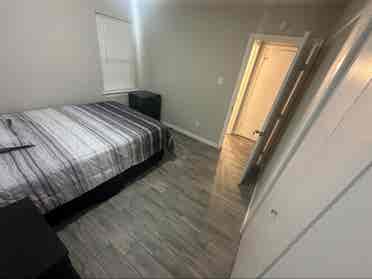 LOOKING FOR FEMALE ROOMATE