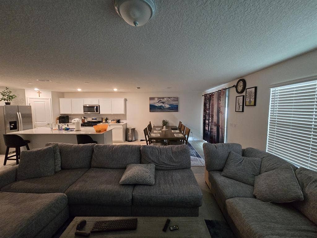 1 Fully furnished room !!!