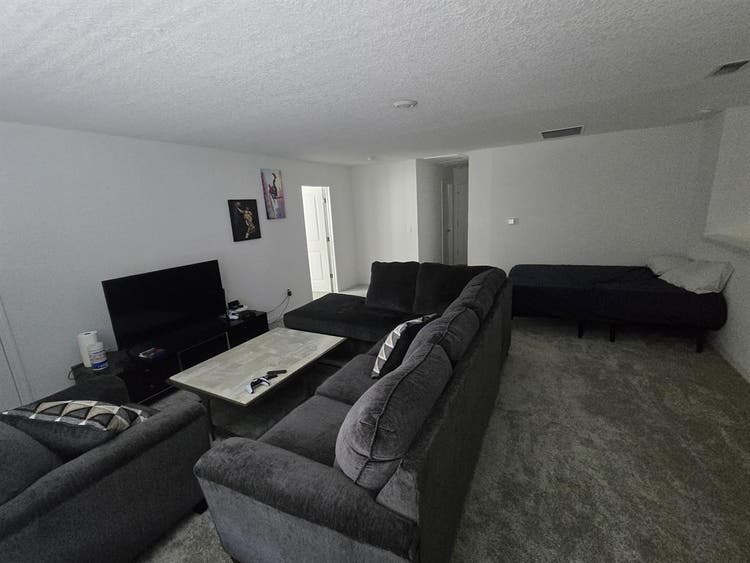 Room renting in !