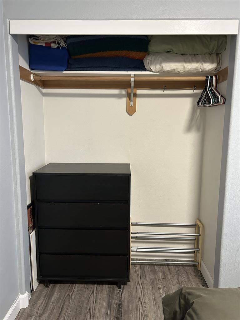 Roommate for quiet SE PDX home
