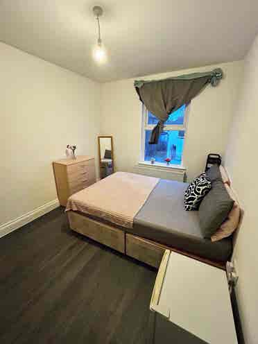 Single room with private bathroom