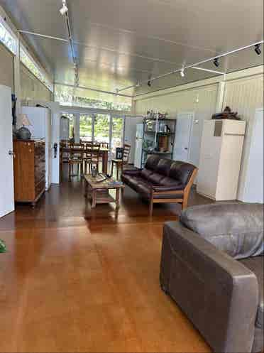 House on acreage. Tambourine Mt.