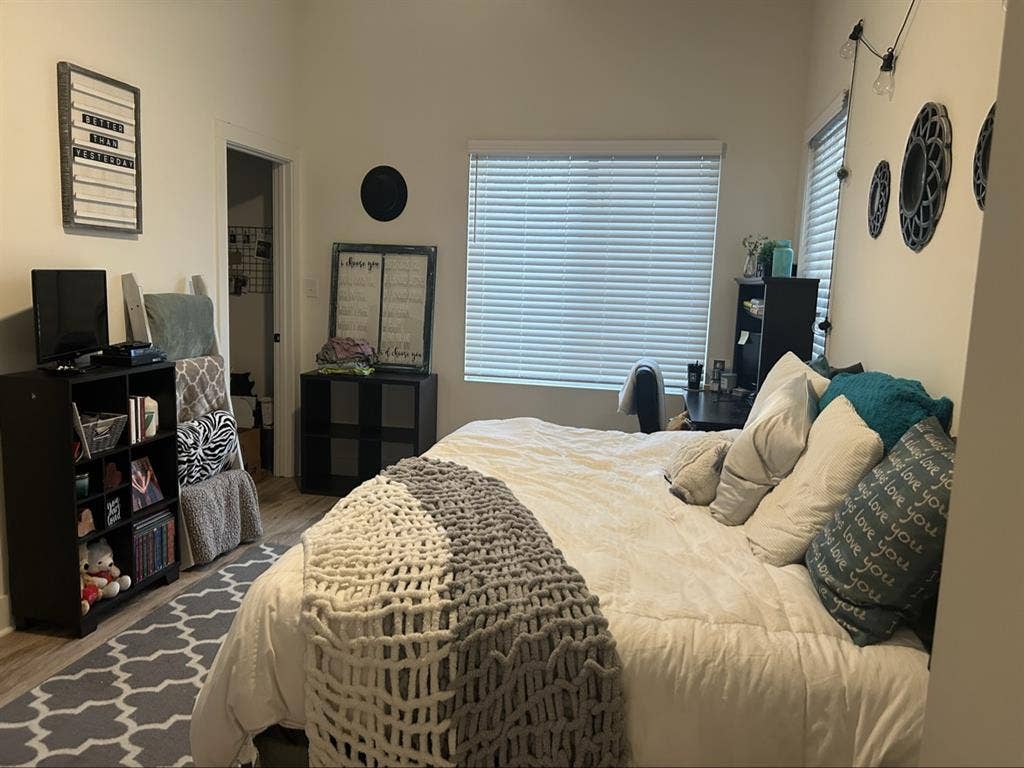 Need a Roommate